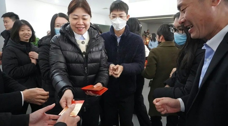胜游(中国)工厂开工大吉