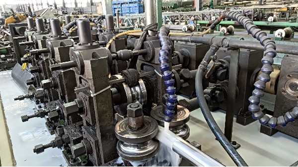 怎么选择胜游平台液冷中心管道材质