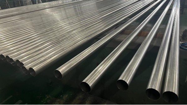 胜游平台方管与镀锌钢管哪个做框架好