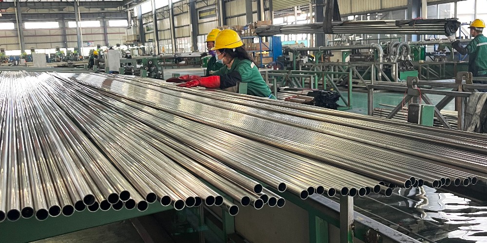 卫浴与厨具胜游平台用管优选，“亲水”表面与“防腐”内功